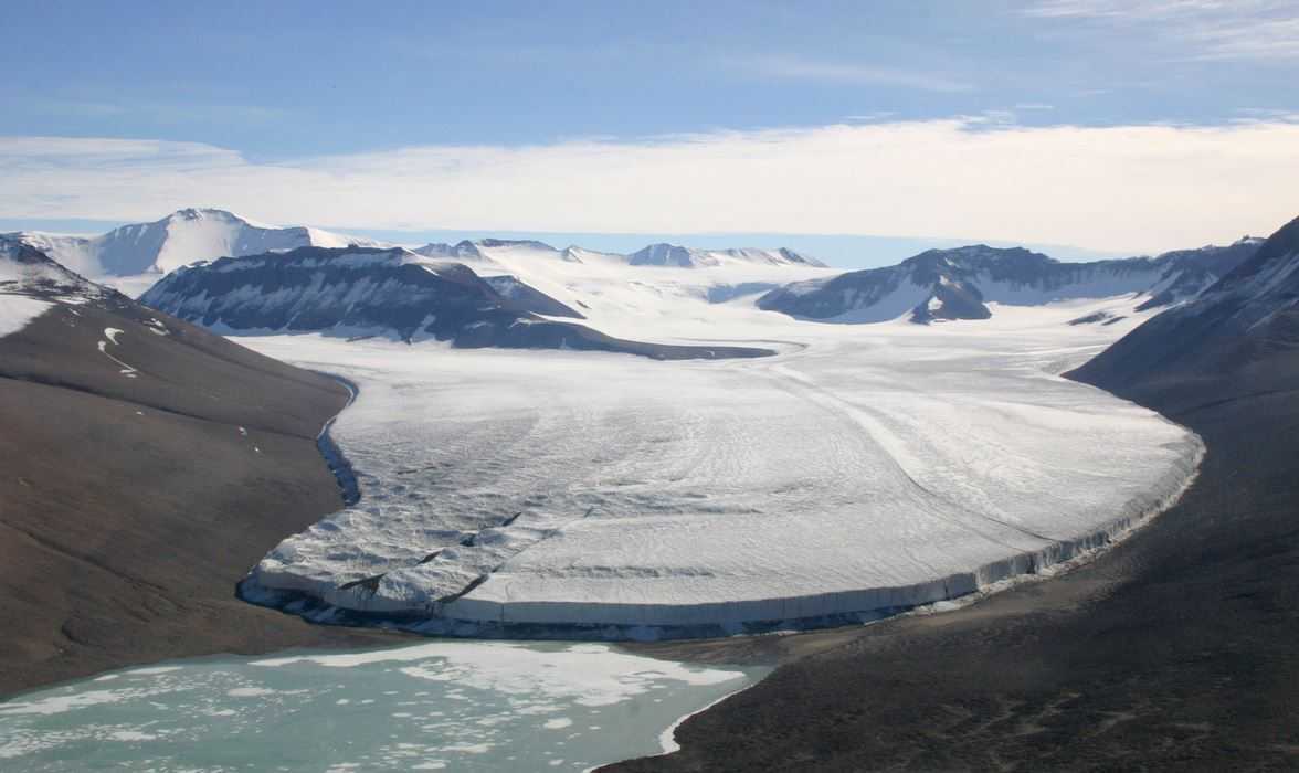 Top 10 Amazing Desert Landscapes in the World, McMurdo Dry Valleys