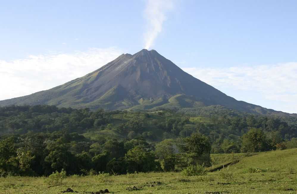 Top 10 Most Amazing Volcanoes in the World, Arenal Volcano