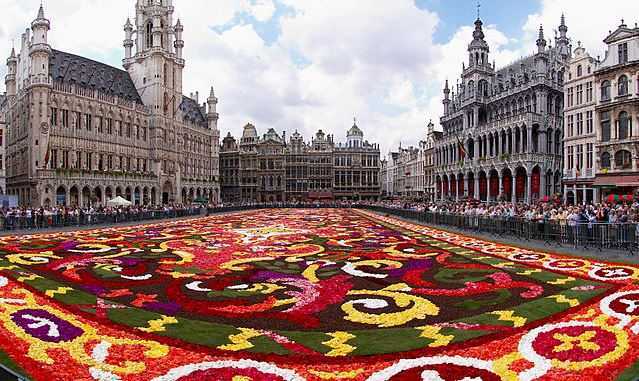Top 10 Famous City Squares around the World, Grand Place