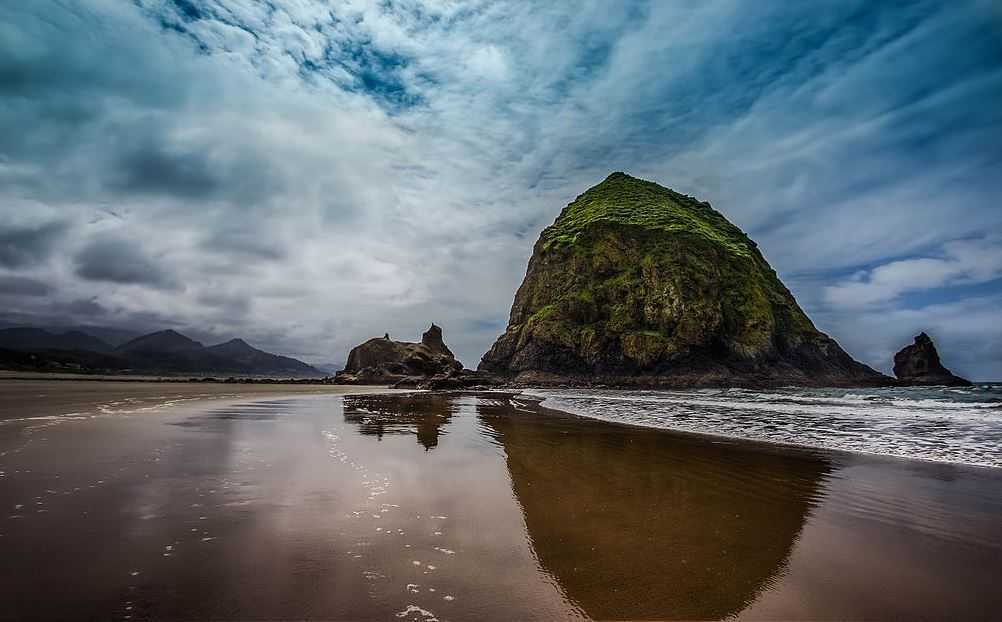 Top 10 Most Spectacular Sea Stacks around the World, Haystack Rock