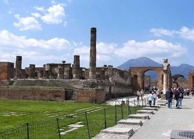 Top 10 Tourist Attractions in Italy, Pompeii