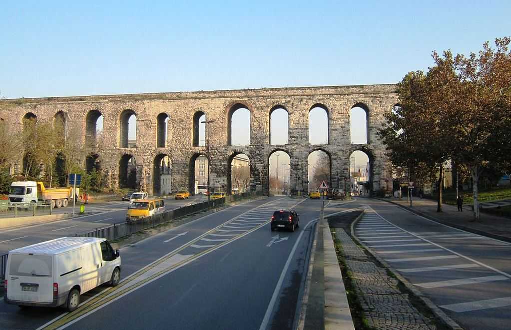 Top 10 Most Impressive Ancient Aqueducts, Valens Aqueduct