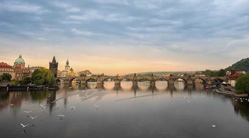Charles Bridge, what to do in Prague