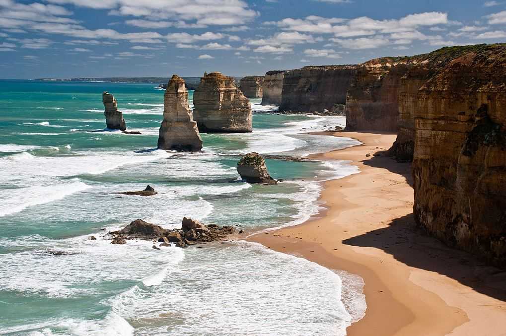 Top 10 Most Spectacular Sea Stacks around the World, The Twelve Apostles